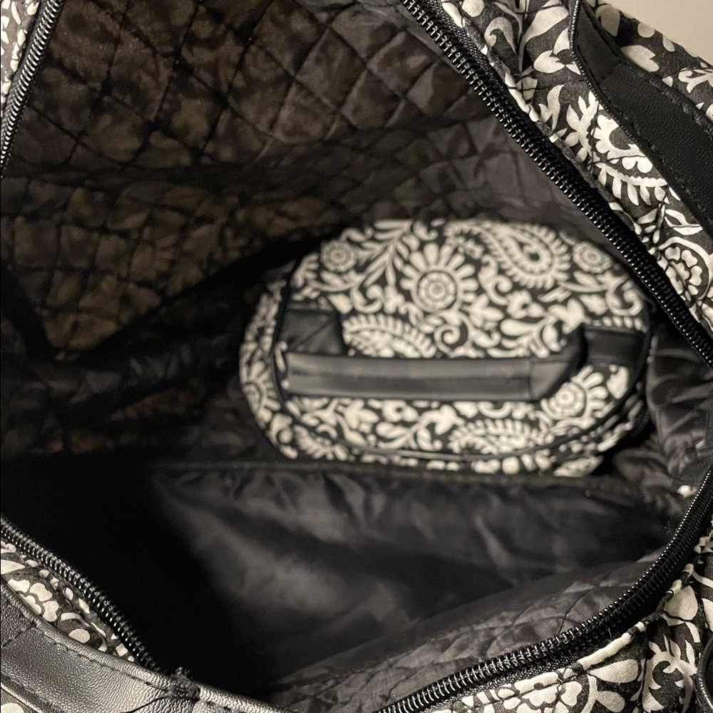 Chic Black and White Paisley Travel Bag - Picture 3 of 8